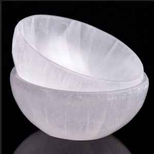 Tazón pequeño redondo tallado a mano de yeso de selenita natural de calidad superior para la curación de la meditación de la decoración del hogar a granel - Product Image 3