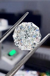 Diamant CVD cultivé en laboratoire, taille Sakura, de 1 à 5 carats, poli à la main, provenant d'Inde, pour la création de bagues en forme de fleur de cerisier décagonale. - Product Image 4