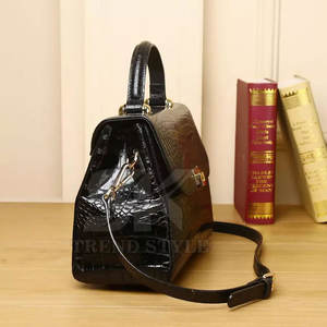 Bolsos de Cuero para Mujer con Logotipo Personalizado, Bolsos de Hombro de Cuero Genuino Hechos a Medida - Product Image 3