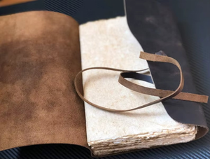 Carnet de notes en cuir vintage fait main, style antique unique, carnet de croquis à bords festonnés, couverture rigide, idéal pour les journaux de voyage - Product Image 2