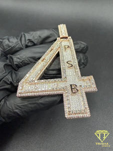 จี้เพชรโมอิสซาไนต์สังเคราะห์ 4 ตัวเลข แบบ Iced Out สั่งทำตัวอักษรได้ สร้อยคอฮิปฮอป เครื่องประดับวิบวับ ของขวัญชุบทองคำแท้ GIA - Product Image 2
