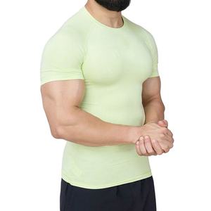 Concevez votre propre t-shirt de compression pour homme avec logo frontal - T-shirt anti-UV respirant et à séchage rapide en tissu polyester/nylon - Product Image 1