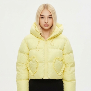 Chaqueta Acolchada Amarilla con Capucha y Volantes, Chaqueta Corta de Invierno para Mujer, Color Sólido, Relleno de Poliéster, Manga Larga con Cierre - Product Image 3