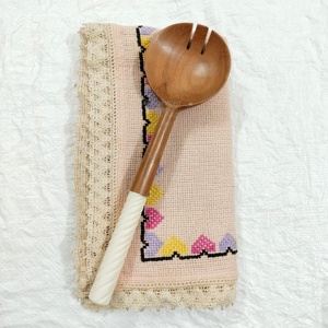 Tenedor de cocina de madera hecho a mano Utensilio de cocina de madera natural rústico Servidor de ensalada o pasta ecológico Todos los utensilios de cocina para todos los días - Product Image 3