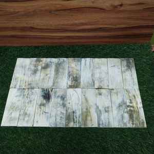 Plaque en corne de buffle blanche naturelle d'Afrique du Sud, fabriquée à la main, écologique et moderne pour la fabrication de lunettes, à prix de gros - Product Image 1