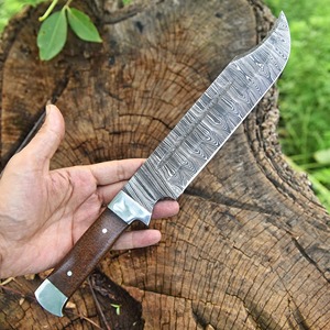 Cuchillo Bowie Personalizado Hecho a Mano para Camping/Caza, en Acero de Damasco, Mango de Madera con Funda de Cuero, 15 Pulgadas - Product Image 4