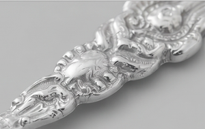 Cuillère à thé vintage plaquée argent avec manche orné, finition miroir, long manche, design durable pour la vaisselle de mariage - Product Image 6