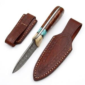 Couteau utilitaire d'extérieur en acier Damas forgé à la main avec manche en os et bois turquoise et étui en cuir cousu - Product Image 3