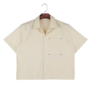 Chemise noire à manches courtes pour homme, coupe oversize, couleur unie, 100% coton tricoté, style décontracté, effet délavé, respirante, entièrement personnalisable - Product Image 2
