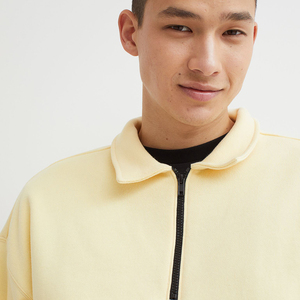 เสื้อสเวตเชิ้ตผู้ชายแบบคอกลมสีพื้นสองสี ผลิตตามสั่ง ผ้าฟลีซรักษ์โลก ทรงปกติ ใส่ได้ในฤดูหนาว คุณภาพสูง รับสกรีนโลโก้ - Product Image 4