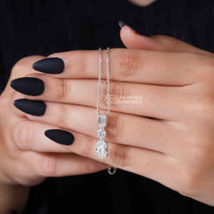 Colgante de Diamante Cultivado en Laboratorio con Corte Ovalado Esmeralda, Plata de Ley S925, Acabado en Metal Blanco, Claridad EF, Regalo de Lujo para Mujer - Product Image 5