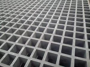 Grille moulée en PRFV légère de 20 mm pour passerelles, plateformes et marches d'escalier industrielles résistantes à la corrosion - Product Image 2