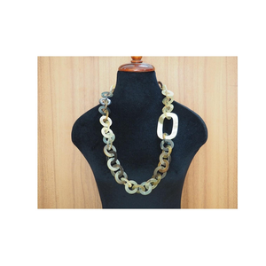 Auténtico collar de cuerno de búfalo de forma natural, tallado a mano, ecológico y moderno, colección de joyería tribal de Blossom Craft India. - Product Image 1