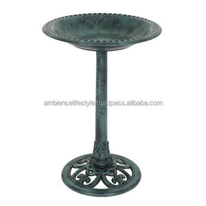 Grand bol à eau pour oiseaux en métal, autoportant, parfait pour attirer les oiseaux et embellir l'environnement naturel extérieur. - Product Image 3