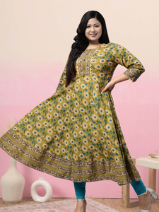 ชุดอานาร์กาลีคุรตะผ้าฝ้ายสีเขียวพิมพ์ลายดอกไม้สำหรับผู้หญิง คอกลม แขนสามส่วน เหมาะสำหรับสวมใส่ในงานเทศกาลและโอกาสต่างๆ สไตล์ชาติพันธุ์ทั่วโลก - Product Image 5