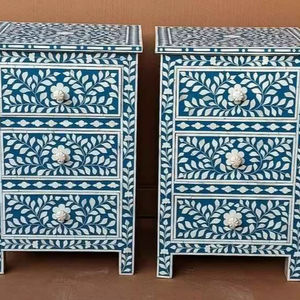 Table à tiroirs en os incrusté de la marque ILAHI, design moderne, détails en agate, rangement à trois niveaux, meuble portable pour la maison - Product Image 1