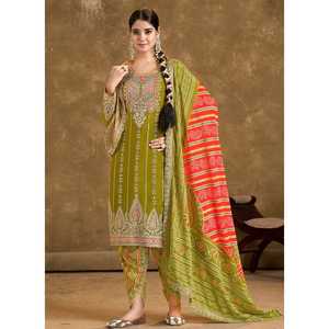 Conjunto de Top y Pantalón de Fiesta para Mujer de Diseñador y Hermoso Dupatta - Product Image 2