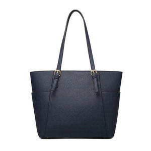 Sac fourre-tout à bandoulière en cuir véritable pour femme, de qualité supérieure, avec fermeture éclair, détail pompon, design tendance haut de gamme, durable et prêt pour les voyages - Product Image 4