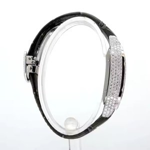 Reloj de cuarzo con incrustaciones de moissanita Metro Edge Simple para hombre, con construcción duradera y comodidad para uso diario. - Product Image 5