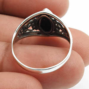 Bague unisexe au design classique vintage, fabriquée en argent sterling 925 massif, avec pierre précieuse onyx noir taille marquise, style bohème. - Product Image 2