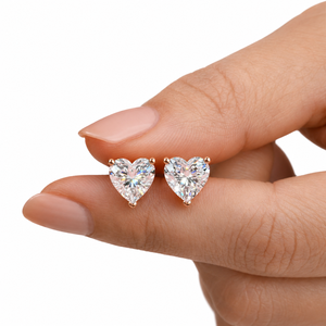 Boucles d'oreilles romantiques en forme de cœur avec diamants pour femmes, moissanite plaqué or blanc 10K, meilleur cadeau pour la Saint-Valentin - Product Image 4