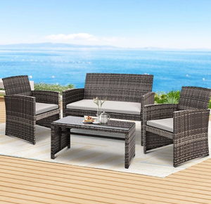 Encantador conjunto de sofá y sillón de ratán redondeado con cojines blancos y mesa redonda, disponible a precios de mayorista. - Product Image 3