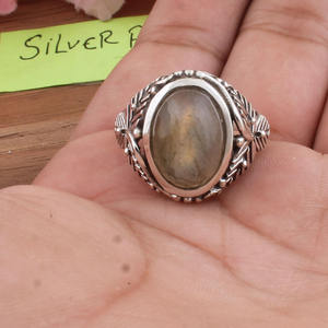 Bague de déclaration en argent sterling 925 avec labradorite bleue naturelle en forme de feu, sertie en bélière, pierre précieuse chatoyante, pour femmes, bijoux de fête - Product Image 1