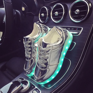 Giày thể thao tại chỗ bán buôn đầy màu sắc sáng USB sạc thoáng khí thoải mái vài đôi giày thể thao cho thể thao - Product Image 3