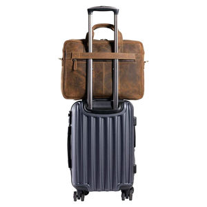 Sac à bandoulière pour ordinateur portable en cuir véritable de haute qualité pour hommes - Sac d'affaires élégant à grande capacité - Product Image 3
