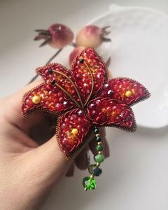 MD HANDICRAFTS Fashion Embroidery Handmade Brooch with Crystal Beads Sequins Pearls for Wedding & Party Occasions Unisex - Product Image 1