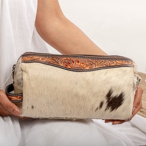 Western fabriqués à la main cheveux sur la peau usiné fourrure cuir bijoux pochette peau de vache cheveux maquillage Minimal sac demoiselle d'honneur cadeau parfait - Product Image 2