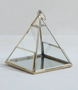 Terrario artesanal de cristal y metal para arreglos florales en el hogar u oficina. - Product Image 1