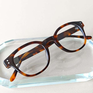 Monturas de Gafas Redondas Estilo Tortoise, Unisex, Acetato, Montura Completa, Disponibles en Stock - Product Image 1