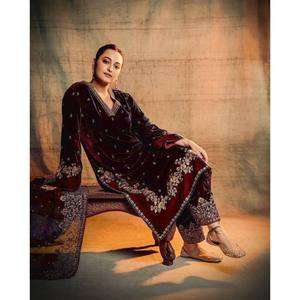 Beautiful <b>Indian</b> & Pakistani Clothing Elegant Party Wear <b>Top</b> Bottom Dupatta Set - Product Image 1
