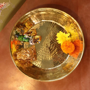 Thaal en métal traditionnel, assiette de service décorative martelée, Thali Pooja artisanal, vaisselle festive, décoration de la maison - Product Image 5