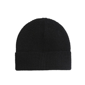 Gorro Unisex de Punto Waffle con Estampado de Calavera por Sublimación, Diseño Personalizado, Invierno 2026, 100% Acrílico - Product Image 5