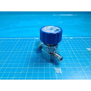 Válvula de Gas de Alta Pureza TKF 316L 10K-1/4 EP S678401236007, Usada como Pieza de Repuesto para Equipos de Semiconductores Legacy - Product Image 4