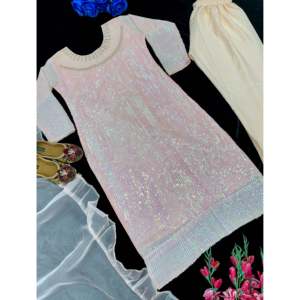 Hermoso Conjunto de Fiesta Indio y Pakistaní con Top, Pantalón y Dupatta - Product Image 4