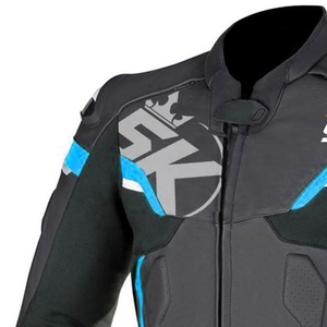 Veste de course automobile pour moto conçue pour une protection maximale avec armure intégrée, tissu respirant et ajustement réglable - Product Image 4