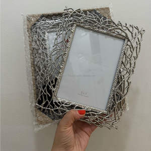 Cadre photo en métal artistique pour la décoration intérieure créative, mettant en valeur une finition texturée à la main, solutions d'affichage d'œuvres d'art inspirantes - Product Image 6