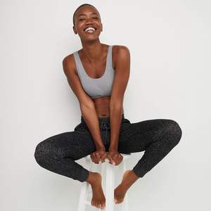 Bralette Suave para Mujer Natural Ease, Tejido Ecológico, Forma Adaptativa, Elasticidad Transpirable, Comodidad y Estilo Minimalista - Product Image 5