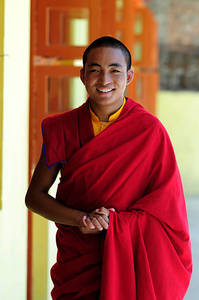 Tela Popelina 100% Algodón Teñida Transpirable Ligera para Vestimenta de Monjes Budistas Niñas Niños Tela de Monjes de Myanmar - Product Image 3