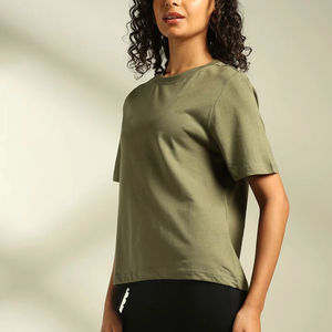 T-shirt élégant pour femme en coton 100% à séchage rapide et respirant, coupe moderne pour toutes les saisons et usage quotidien - Product Image 2