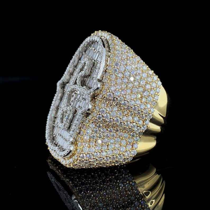 Anillo llamativo de moissanita en tono dorado, estilo Iced Out, joyería de lujo Hip Hop para hombre, regalo de moda urbana y estilo audaz. - Product Image 4