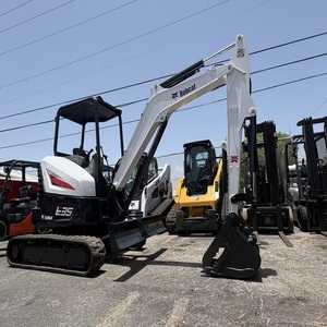 Mini-excavatrice hydraulique Bobcat E35 de qualité supérieure, machine de construction avec une puissance de 24,8 CV et une conception compacte à rotation zéro. - Product Image 5