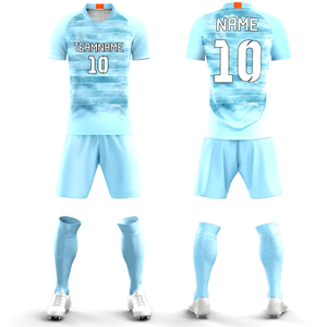 Uniformes de football pour hommes hautement personnalisables, football pour jeunes avec impression de logo de club par sublimation, polyester vert pour adultes - Product Image 2