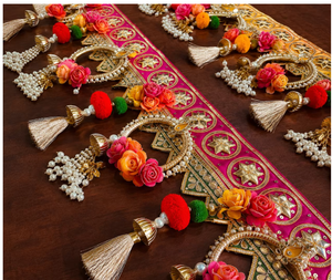 Décoration de porte traditionnelle en tissu avec pompons et motifs floraux pour l'entrée intérieure de Diwali, multicolore, forme irrégulière - Product Image 5
