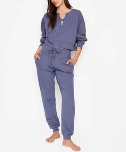 Conjunto de dos piezas de chándal de forro polar color pizarra estilo corsé, con sudadera corta con cuello en V y pantalón jogger, venta al por mayor, MOQ bajo - Product Image 6