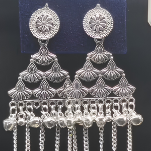 Pendientes Jhumka de Plata Oxidada India con Diseño Floral Redondo, Cadena de Múltiples Niveles, Borla y Cuentas Ghungroo, Venta al por Mayor a Granel, Par - Product Image 1