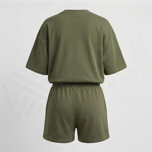 Conjunto Casual de 2 Piezas para Mujer en Verde Oliva, Camiseta de Manga Corta y Pantalones Cortos por Encima de la Rodilla, Corte Holgado, Color Sólido, Tejido de Algodón - Product Image 2